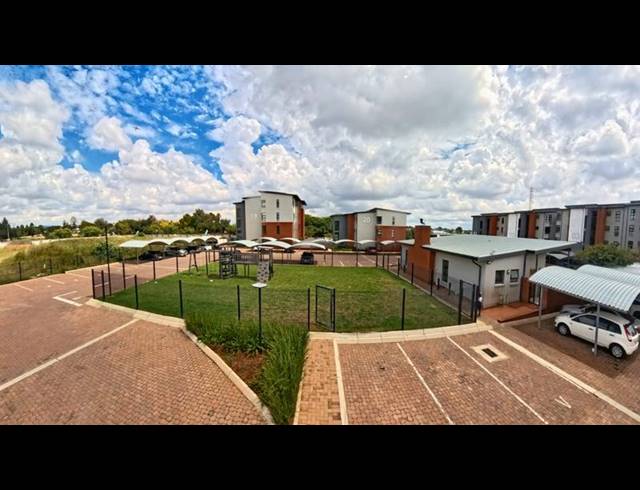 2 BEDROOM APARTMENT FOR SALE IN GLEN MARAIS